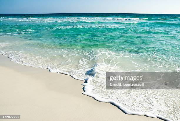 florida wellen - destin beach stock-fotos und bilder