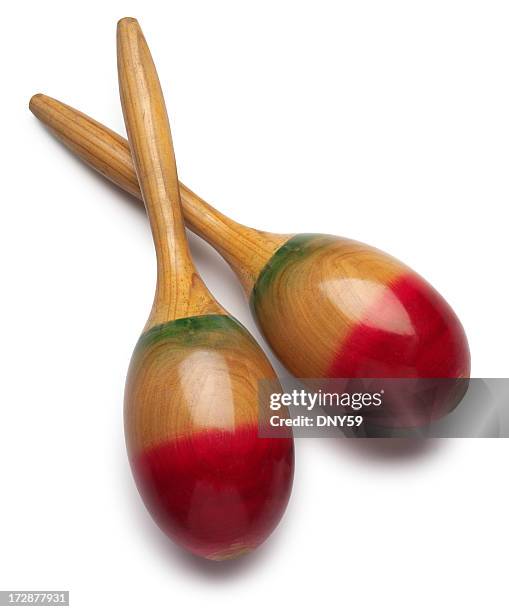 par de maracas backgroud aislado sobre un blanco - instrumentos de percusión fotografías e imágenes de stock