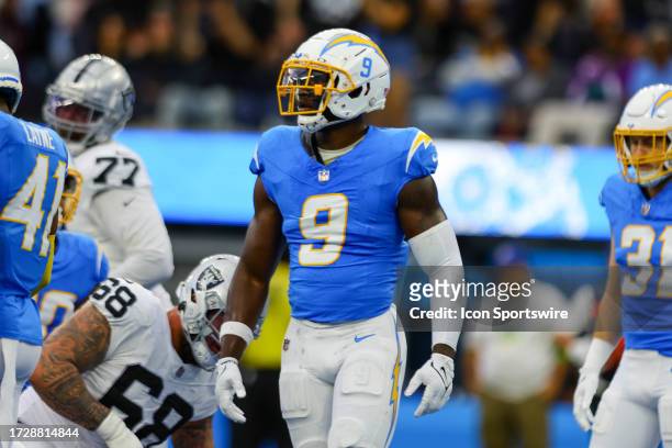 Los Angeles Chargers linebacker Kenneth Murray Jr. Looks at the offense during the NFL regular season game between the Las Vegas Raiders and the Los...