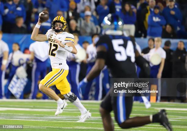 Missouri Tigers quarterback Brady Cook in a game between the Missouri Tigers and the Kentucky Wildcats on October 14 at Kroger Field in Lexington, KY.