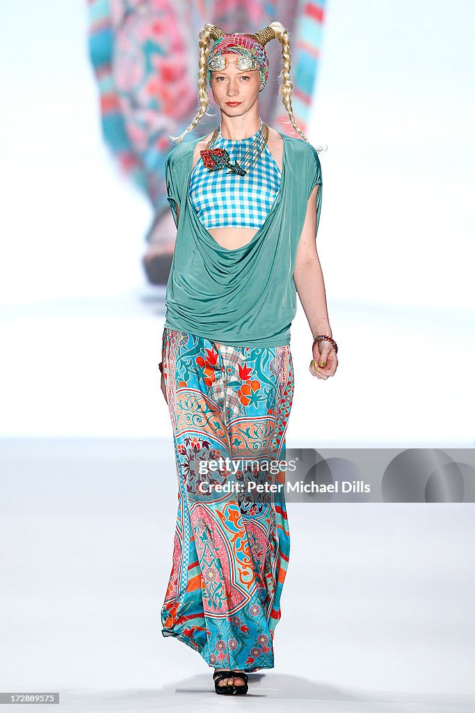 Miranda Konstantinidou Show - Mercedes-Benz Fashion Week Spring/Summer 2014
