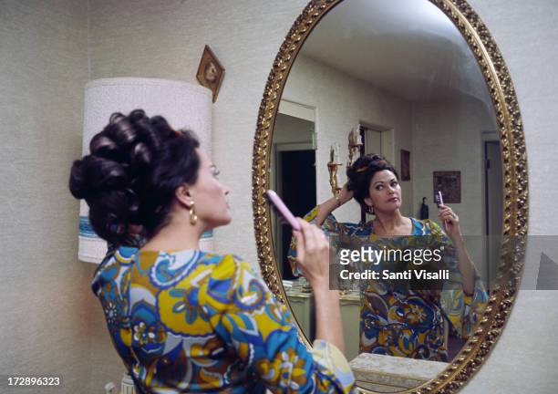 Actress Yvonne De Carlo at home on February 23,1970 in Hollywood, California.