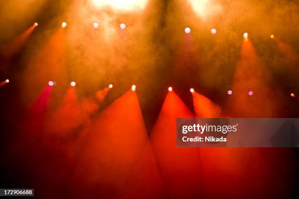 luces de escenario - escenario circo fotografías e imágenes de stock