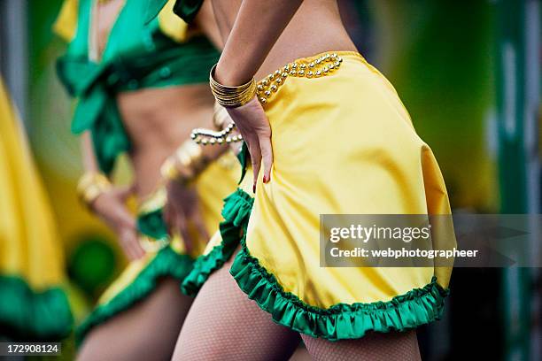 brazilian women dancing - rio carnival stock pictures, royalty-free photos & images