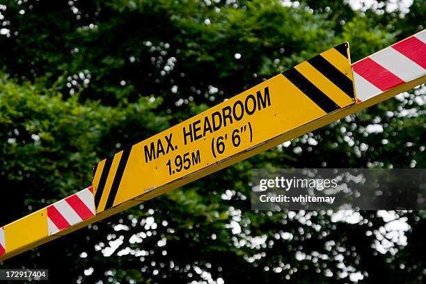 max headroom - sign in a public car park - full height stock pictures, royalty-free photos & images