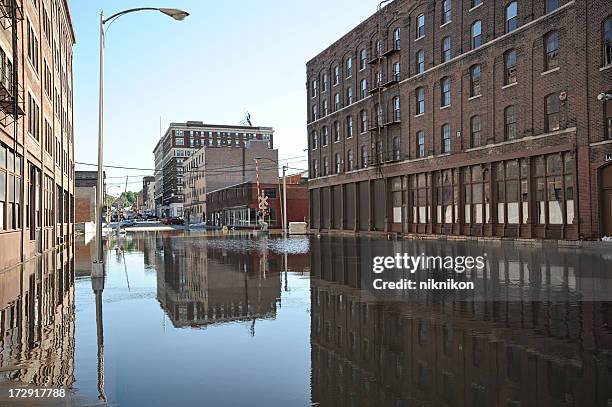 downtown flooding - overstroming stockfoto's en -beelden
