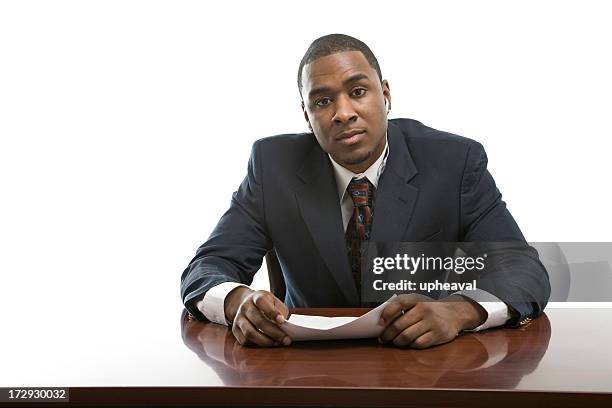 hombre de anclaje - comentarista presentador fotografías e imágenes de stock