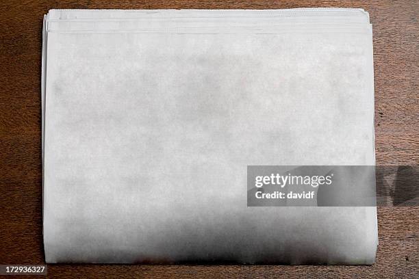blank newspaper - newspaper stockfoto's en -beelden