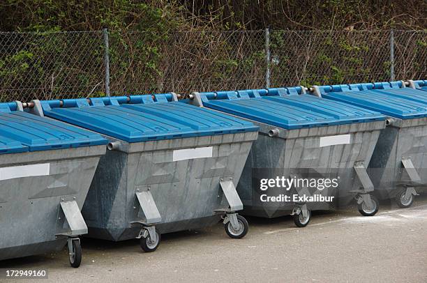 recycling-depot - müllcontainer stock-fotos und bilder