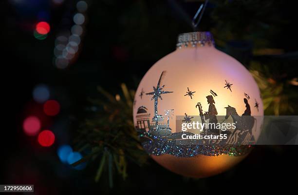 religione: decorazione di natale con natività silhouette - natività foto e immagini stock