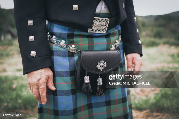 scottish groom wedding outfit, close up - men in skirts stock pictures, royalty-free photos & images