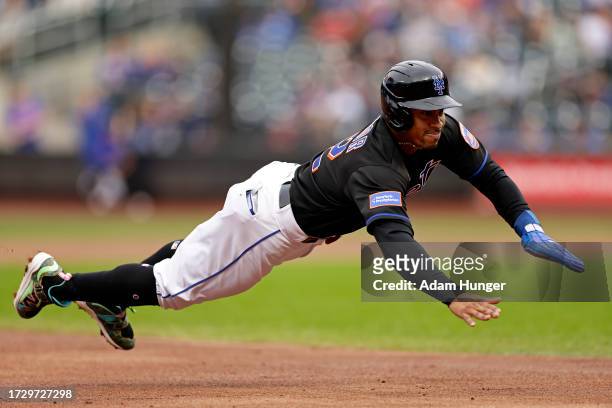 Francisco Lindor of the New York Mets in action against the Philadelphia Phillies during the first inning of the first game of a doubleheader at Citi...