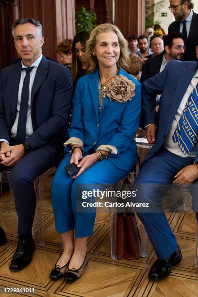 Spanish bullfighter Paco Ureña receives from Princess Elena of Spain the "Oreja De Oro" Award 2023 at the Palacio de la Prensa on October 11, 2023 in...