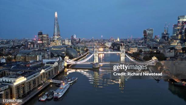 tower bridge at dawn - 24 hours stock pictures, royalty-free photos & images