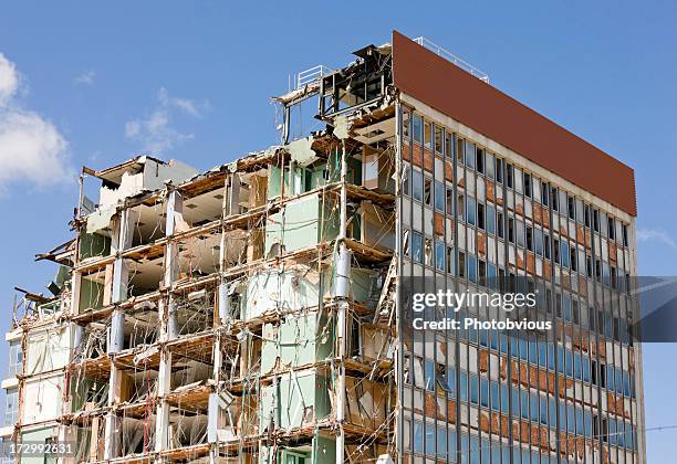 destroyed building. series - collapsing 個照片及圖片檔