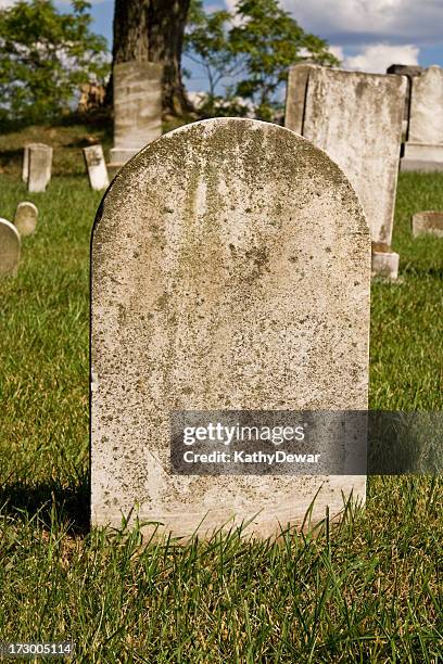 blank headstone - blank gravestone stockfoto's en -beelden