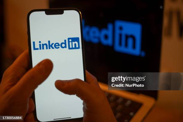 Linked Apps 1,124 Linked In App Stock Photos, High-Res Pictures, and Images - Getty ...