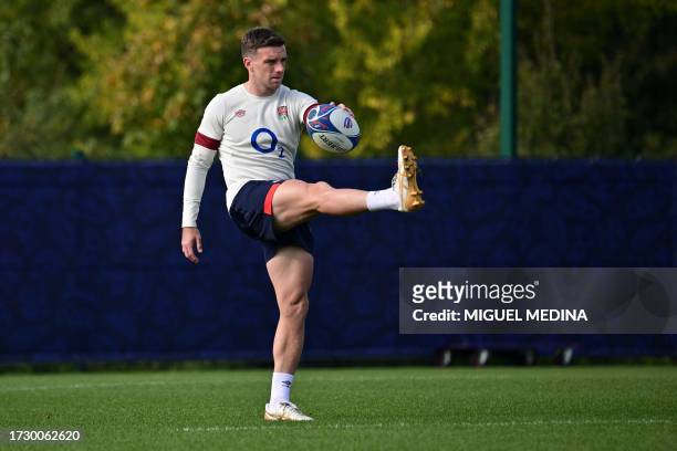 England's fly-half George Ford takes part in the captain's run training session at the INSEP, the National Institute of Sport, Expertise and...