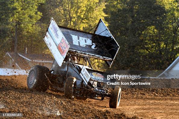 Jimmy Hawley Racing Jimmy Light sprint car tests in hot laps before the High Limit Sprint ...