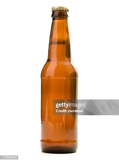 bier in der flasche - beer bottle stock-fotos und bilder