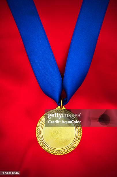 gold medal - blank gold medal stock pictures, royalty-free photos & images