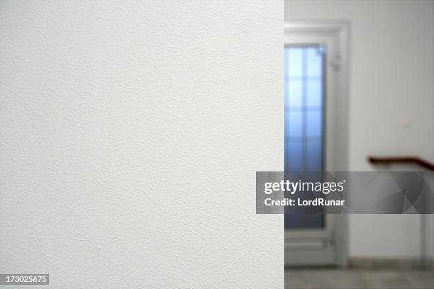 edge of wall - corner office stock pictures, royalty-free photos & images