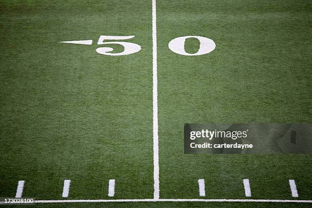 stadium football-feld der 50-yard-linie - yard line stock-fotos und bilder