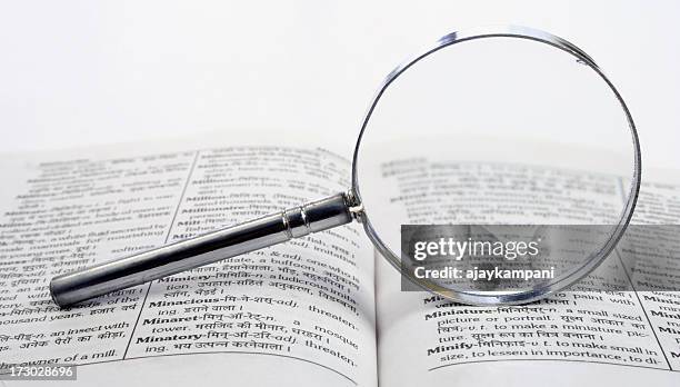word searching - woordenboek stockfoto's en -beelden