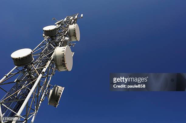 close-up view of a communications tower - telecommunications equipment 個照片及圖片檔