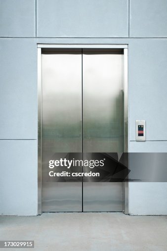 L'ascenseur L'ascenseur