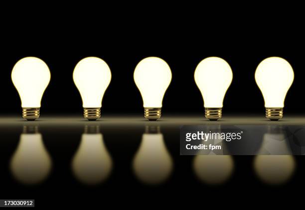 tileable row of bulbs - lightbulbs in a row stock pictures, royalty-free photos & images