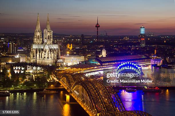 cologne at night / köln bei nacht - centraal station stock pictures, royalty-free photos & images