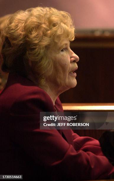 Carolyn Trouten takes the stand during John Robinson's preliminary hearing 05 February 2001 at the Johnson County Courthouse in Olathe, Kansas....