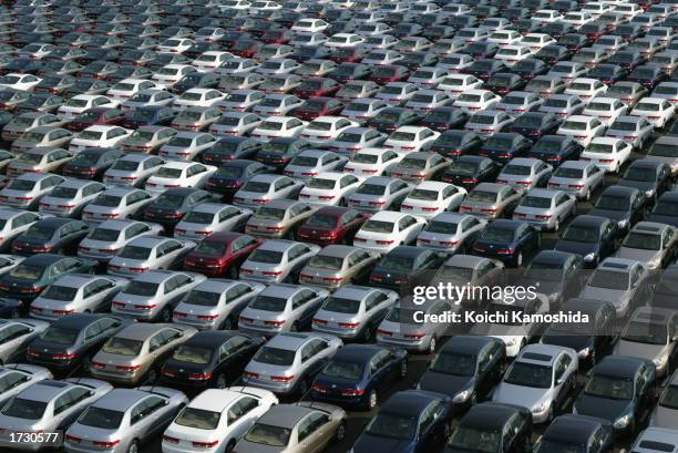 honda cars wait to be exported from japan - grey pier stock pictures, royalty-free photos & images