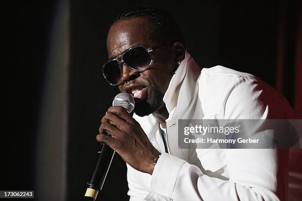 Rapper Teddy Riley 138 Teddy Riley (New Jack Swing) Stock Photos, High-Res Pictures, and ...