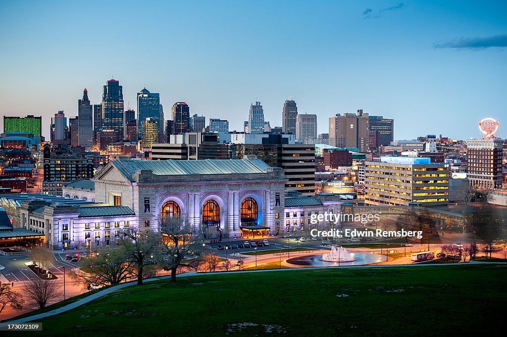 KC skyline at dusk