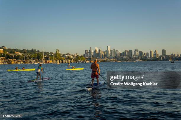 Paddle Raving Seattle Seattle Skyline Lake Union Photos and Premium High Res Pictures - Getty ...