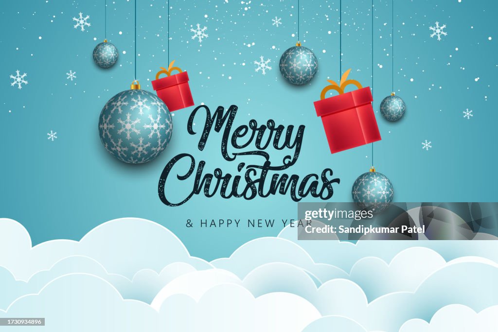 Joyeux Noel et Bonne Année. Boules décoratives bleues de Noel suspendues Décorateur festif décor réaliste.