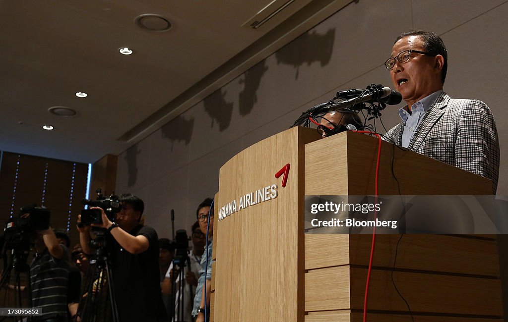 Asiana Airlines Chief Executive Officer Yoon Young Doo Speaks At News Conference