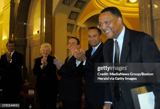 Robert L Roderick 97 Roderick Ireland Stock Photos, High-Res Pictures, and Images - Getty ...