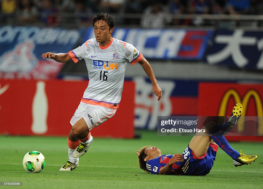 FC Tokyo v Sanfrecce Hiroshima - J.League 2013