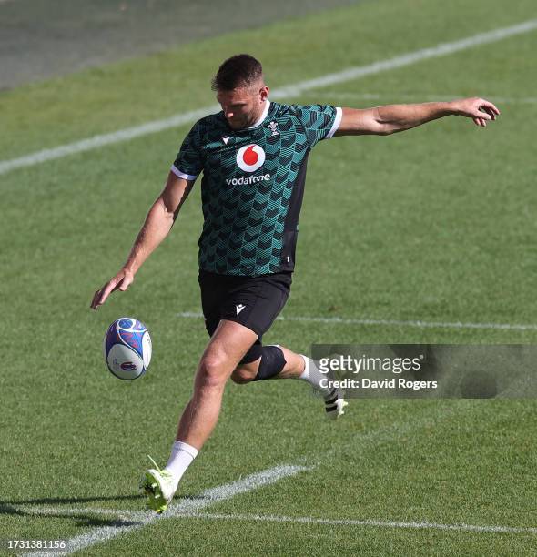 Dan Biggar practices his kicking during the Wales training session at Felix Mayol Stadium on October 12, 2023 in Toulon, France.