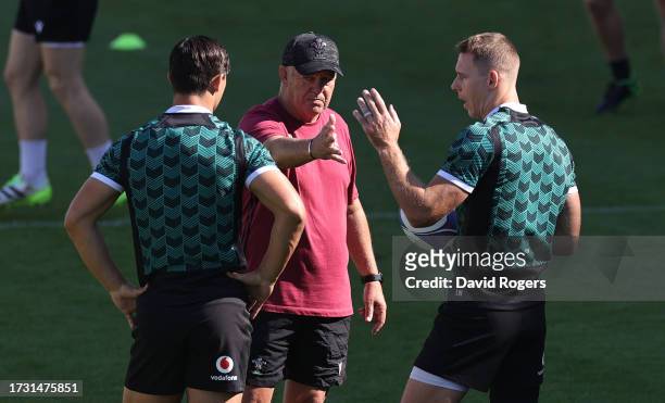 Warren Gatland the Wales head coach talks to Liam Williams and Louis Rees-Zammit during the Wales training session at Felix Mayol Stadium on October...