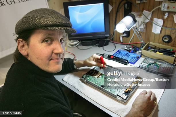 Tom His Computer Photos and Premium High Res Pictures - Getty Images