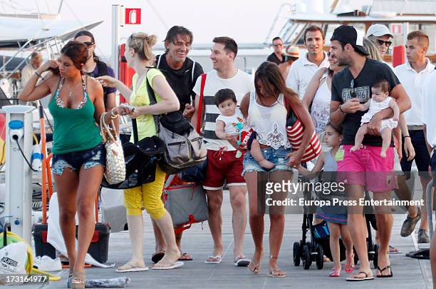 Cesc Fabregas , his girlfriend Daniella Semaan , their daughter Lia Fabregas, Leo Messi , his girlfriend Antonella Rocuzzo with their son Thiago...