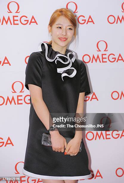 Sulli of f attends the OMEGA CO-AXIAL Exhibition at Beyond Museum on July 8, 2013 in Seoul, South Korea.