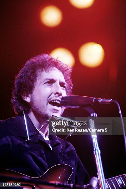 Singer Bob Dylan is photographed performing in 1974. CREDIT MUST READ: Ken Regan/Camera 5 via Contour by Getty Images.