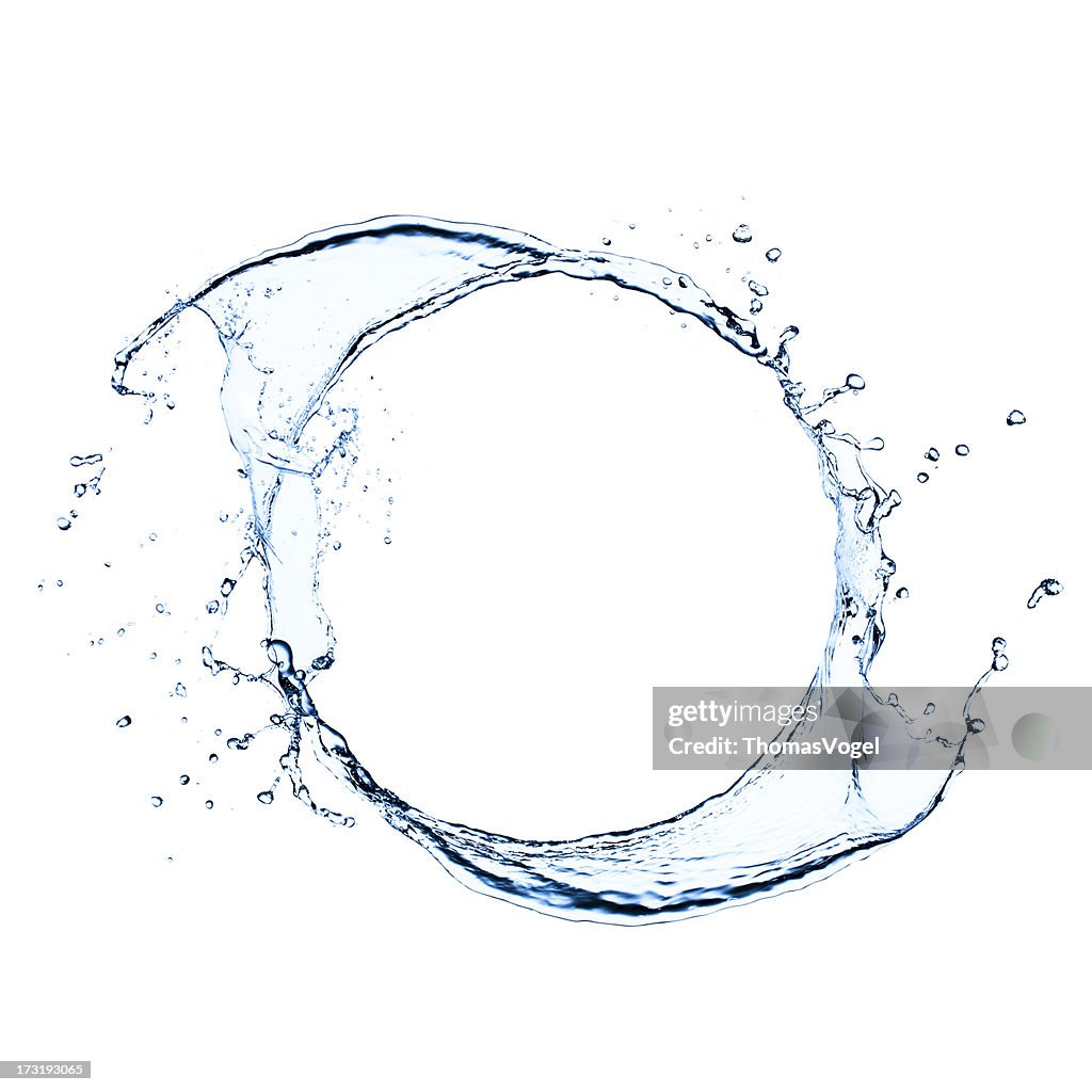 Freeze frame photo of splashing water swirl