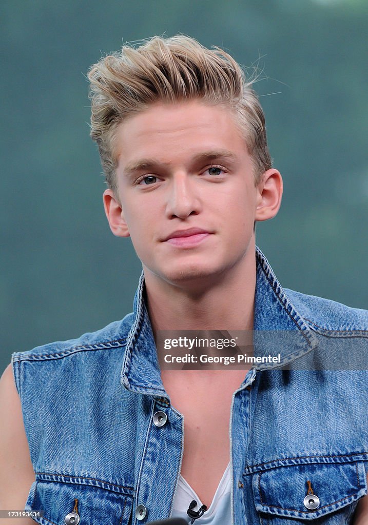 Cody Simpson Co-Hosts NEW.MUSIC.LIVE.