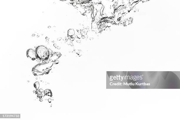 bubbles - water stock pictures, royalty-free photos & images